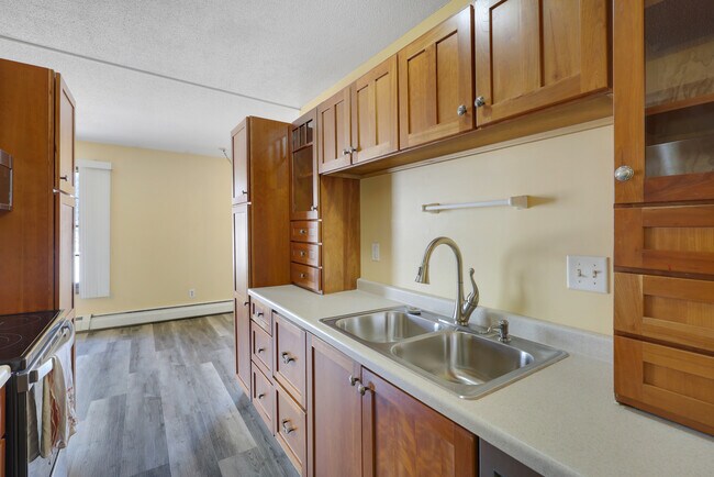 Building Photo - 950 Westbrooke Way