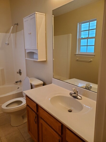 Master Bath - 2748 Michelle Park