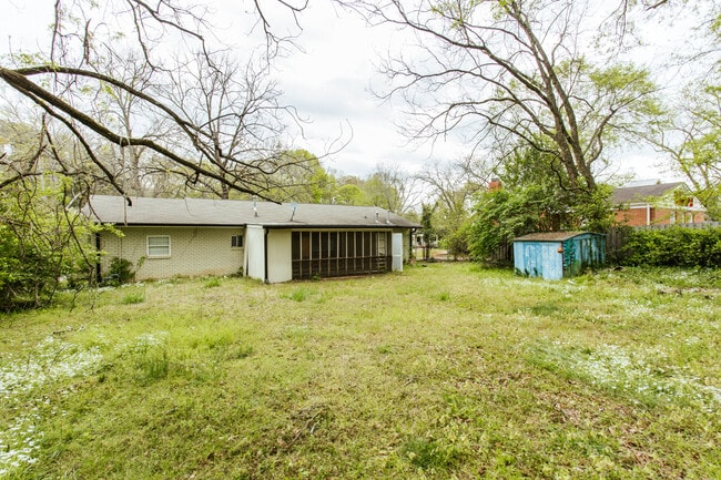 Building Photo - 255 Sunset Dr