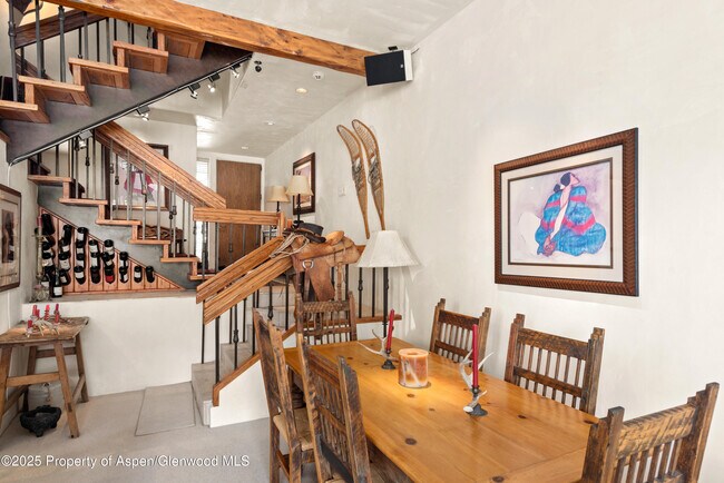 Building Photo - 155 Lone Pine Rd