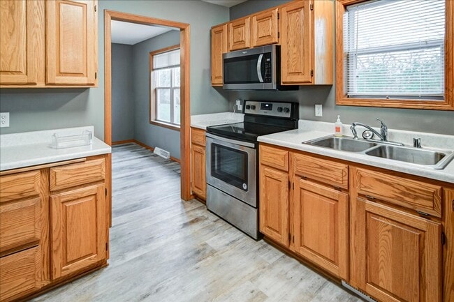 Building Photo - 400 Muirfield Ct