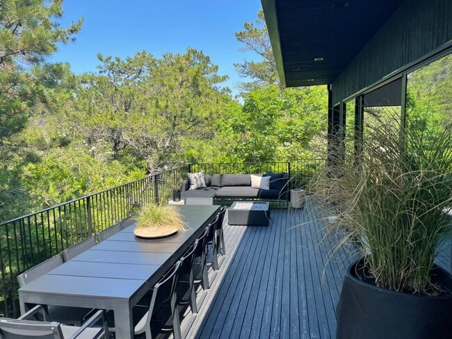 Building Photo - 31 Gilberts Path