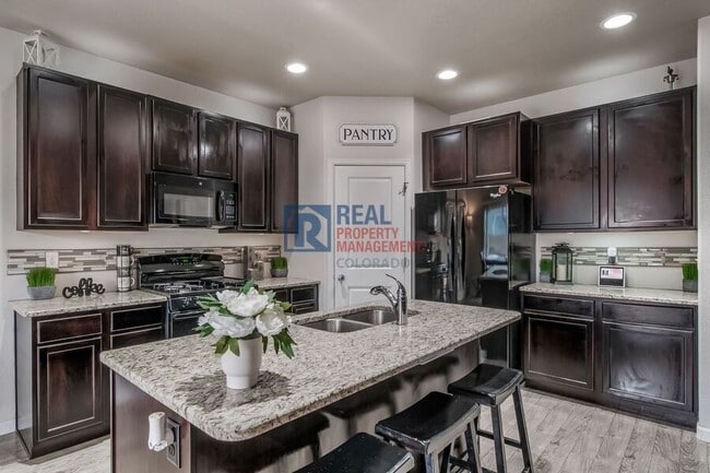 Building Photo - 1033 Traildust Dr