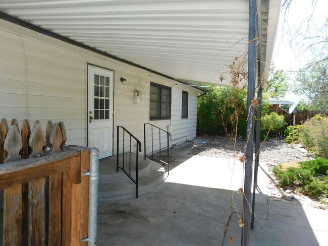 Building Photo - Great Family Home