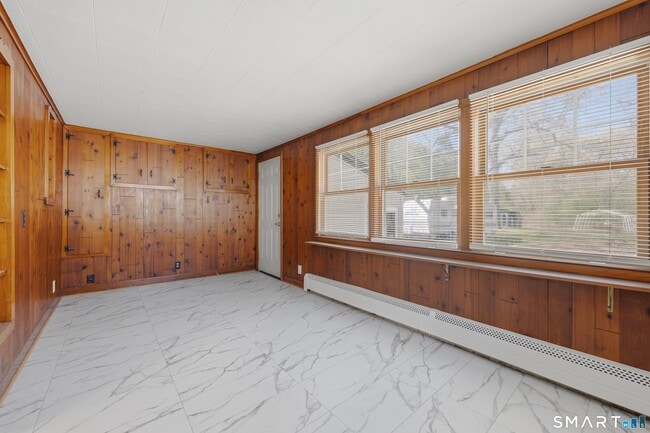 Building Photo - 456 Elm St