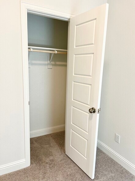 Building Photo - 4428 Mill Falls Dr