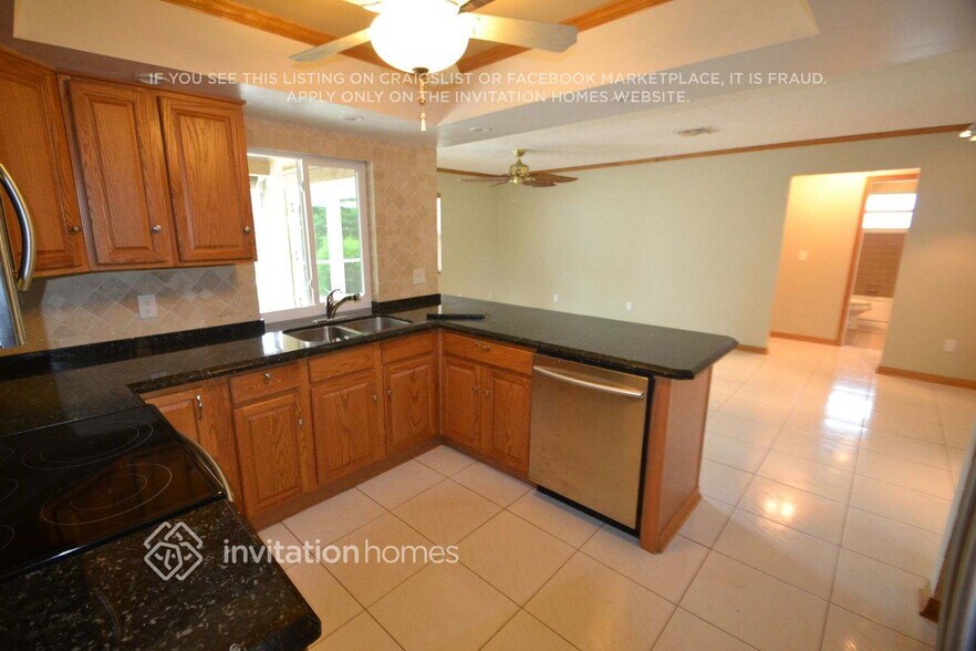 Building Photo - 1475 Red Pine Trail