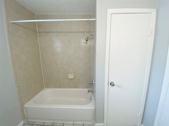 Building Photo - 8214 Riptide Dr