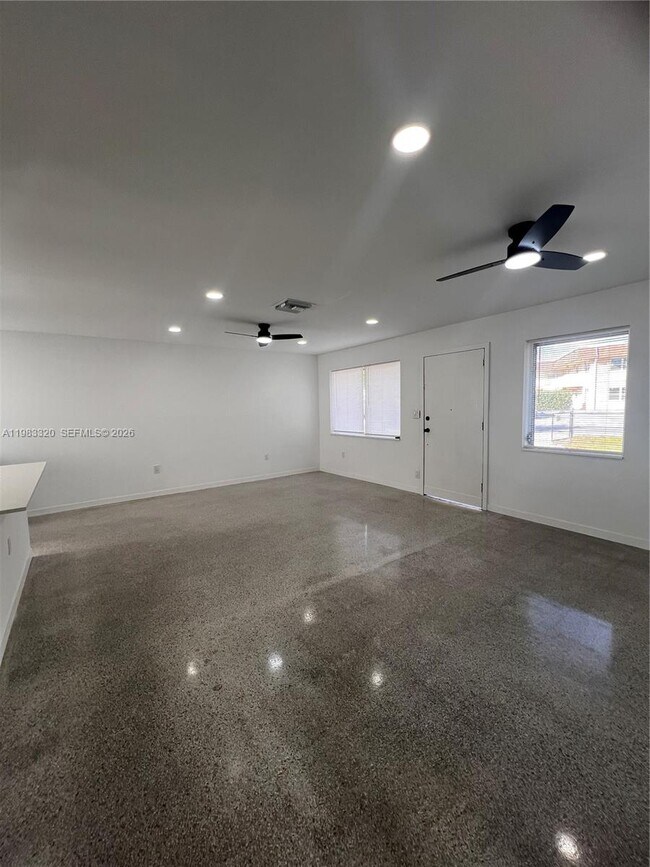 Building Photo - 3820 SW 16th St