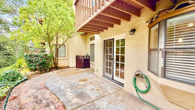 Building Photo - Beautifully Updated Two-Story Townhome on the Pala Mesa Golf Course in Fallbrook!