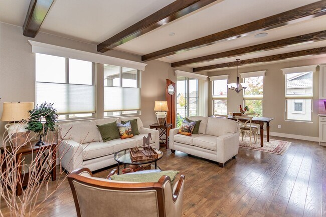 Building Photo - Stunning Flying Horse Patio Home with Stunning Views!!