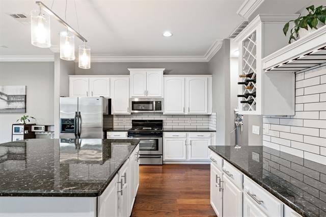 Building Photo - 5923 Oram St