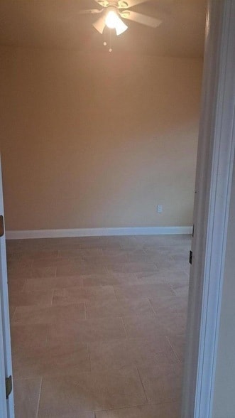 Building Photo - 301 SE Bayview Terrace