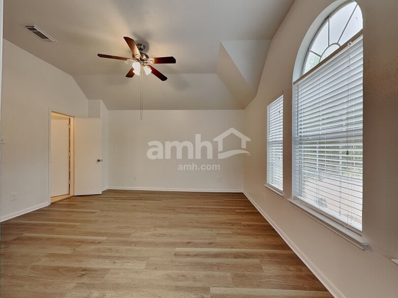 Building Photo - 6630 Rusty Ridge Ln