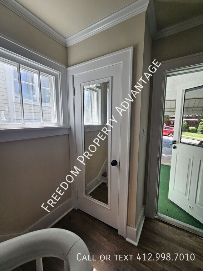Building Photo - 462 McKinley Ave