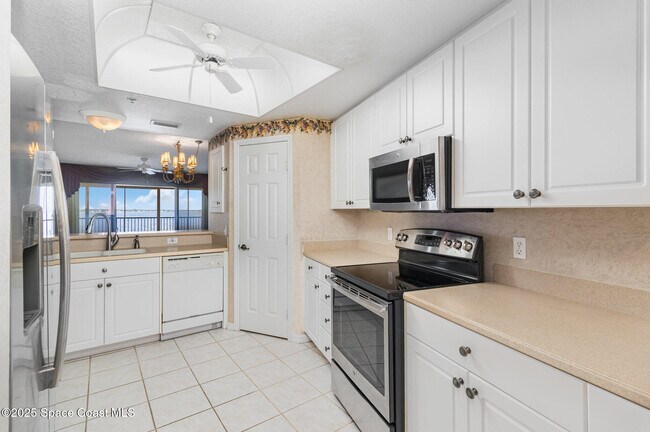 Building Photo - 104 Riverside Dr