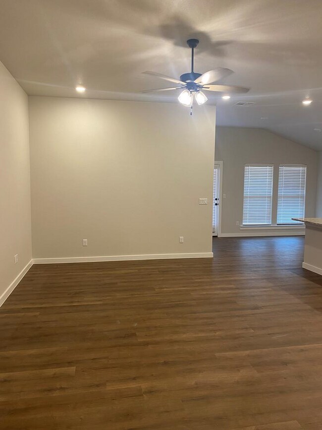Building Photo - 329 Trailblazer Ln