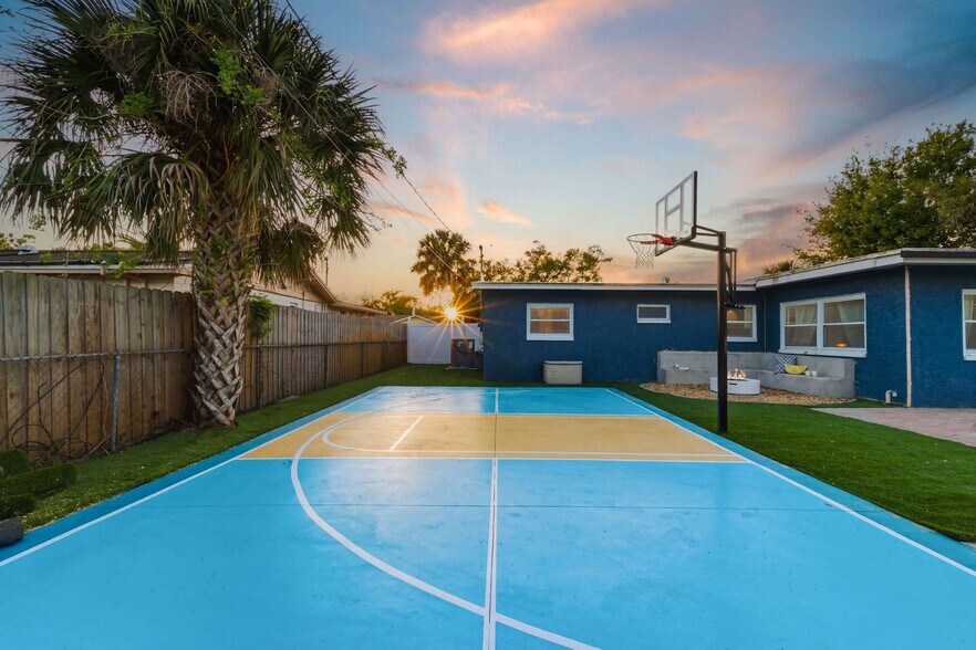 Building Photo - 11365 115th St