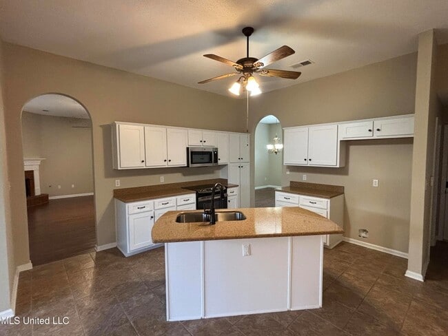 Building Photo - 1705 Cedar Lake Cove