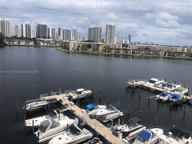 Building Photo - 18081 Biscayne Blvd