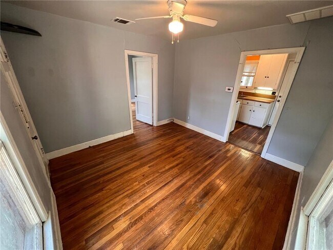 Building Photo - 4902 Caswell Ave