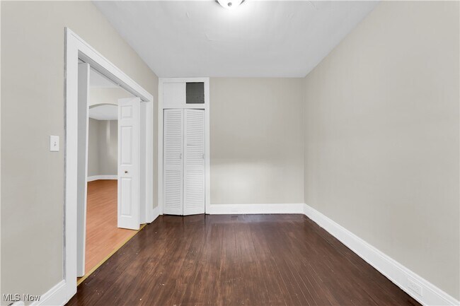 Building Photo - 1512 W 116th St