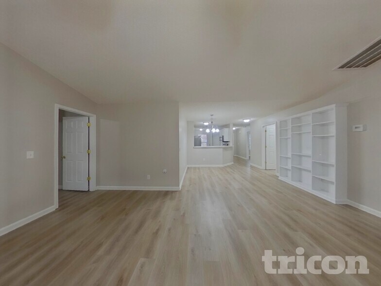 Building Photo - 1217 Aderley Oak Dr