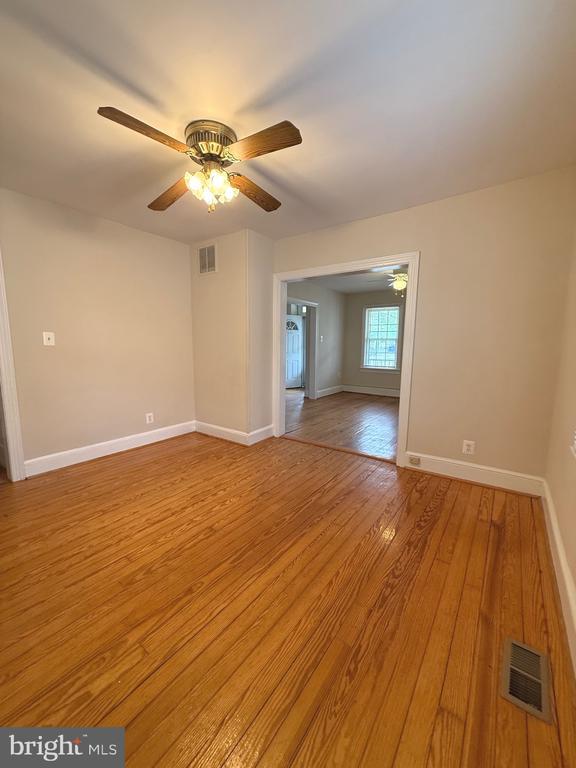 Building Photo - 422 Dunmore St