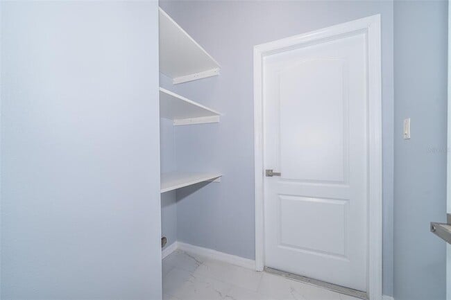 Building Photo - 8119 Lake Crowell Cir