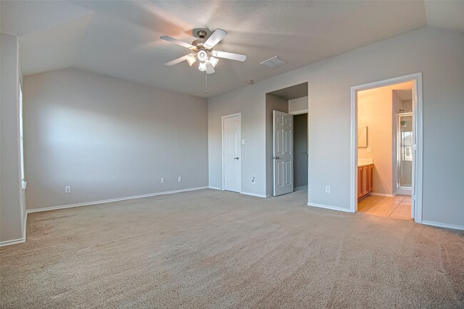 Building Photo - 243 Drake Run Ln