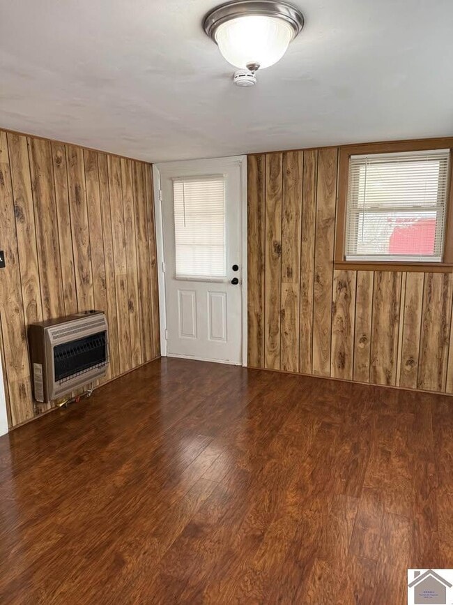 Building Photo - 3512 Breezeel School Rd