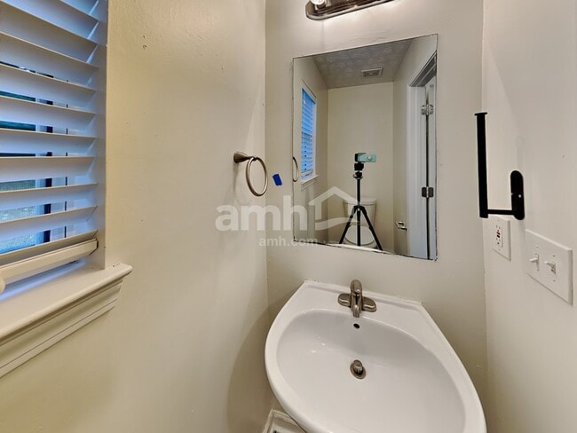 Building Photo - 3188 Bradford Pear Dr