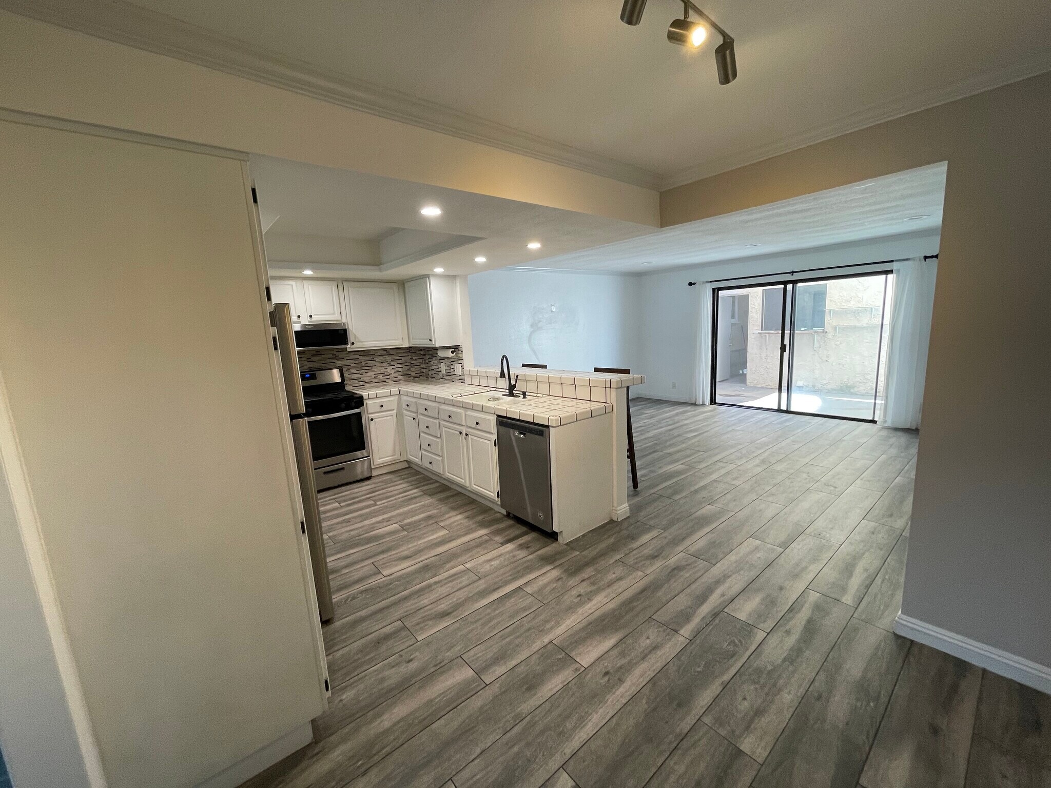 Building Photo - 8211 Rosemead Blvd