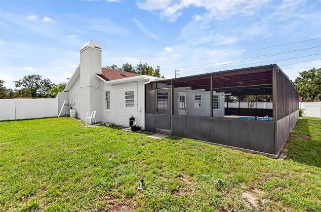 Building Photo - 8005 Pepperidge Ln