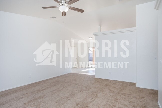 Building Photo - Freshly Updated Home in Arizona City