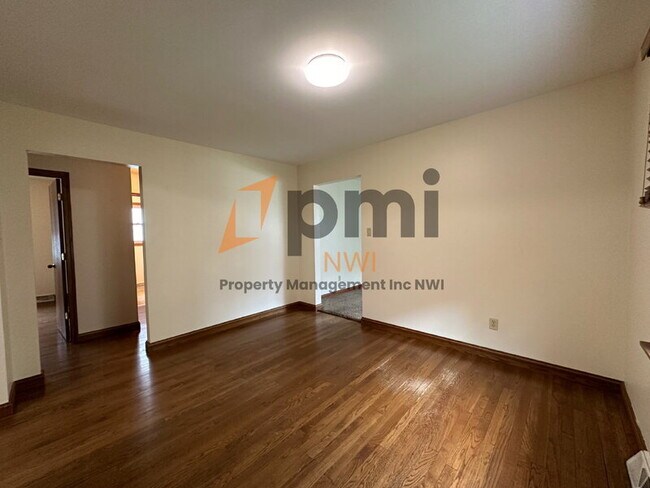 Building Photo - 408 E Clark St