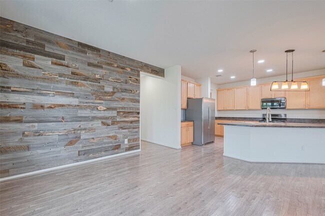 Building Photo - 3215 Laurel Bend Ln