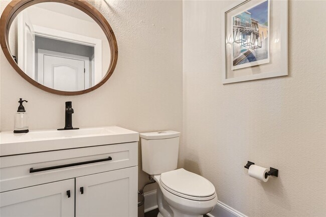 Building Photo - Highly desirable City Park one bed condo!