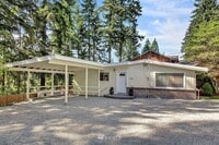 Building Photo - Newly Renovated 3 Bedroom in Renton Highlands