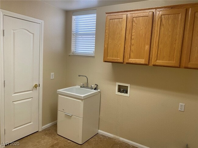 Building Photo - 436 Beardsley Cir