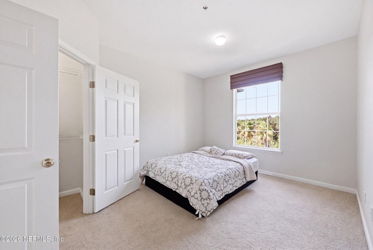 Building Photo - 7801 Point Meadows Dr