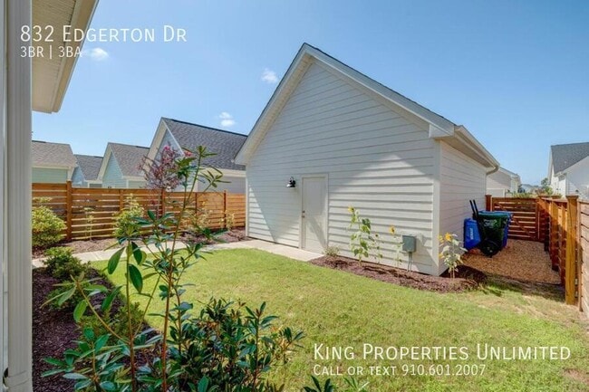 Building Photo - 832 Edgerton Dr