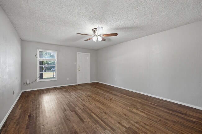 Building Photo - "Charming 2-Bedroom Duplex in White Settlement!"