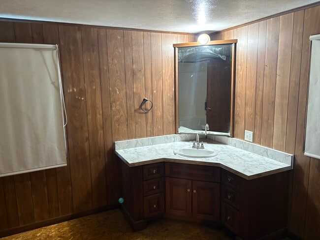 Building Photo - 14206 Grabill Rd