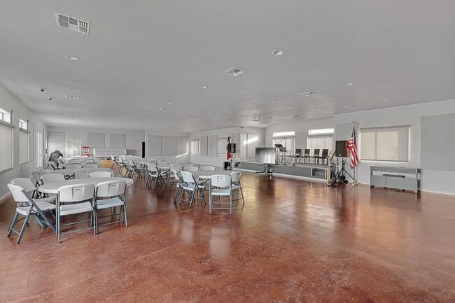 Building Photo - Charming 1BR plus bonus room, 2 full bath ...