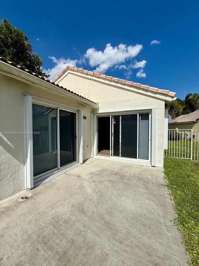 Building Photo - 4280 Ironwood Ct
