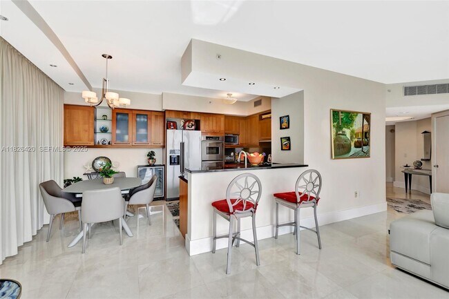 Building Photo - 333 Las Olas Way