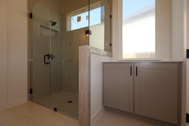 Building Photo - 2728 Cressman Cv