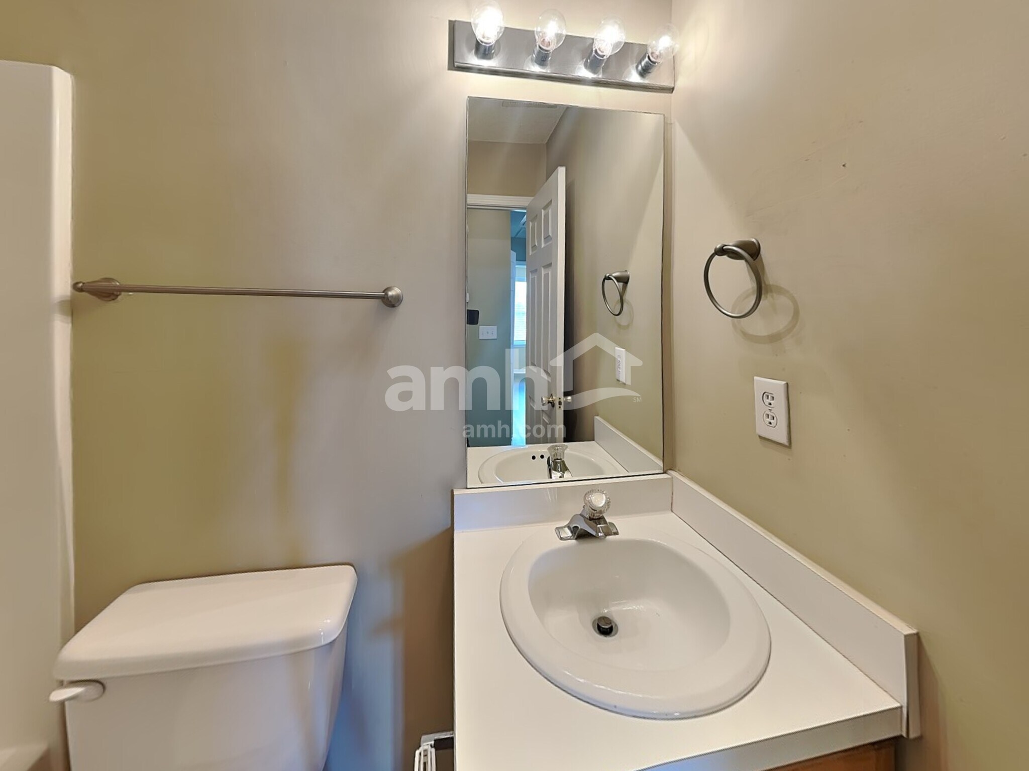 Building Photo - 706 Bellmeade Bay Dr