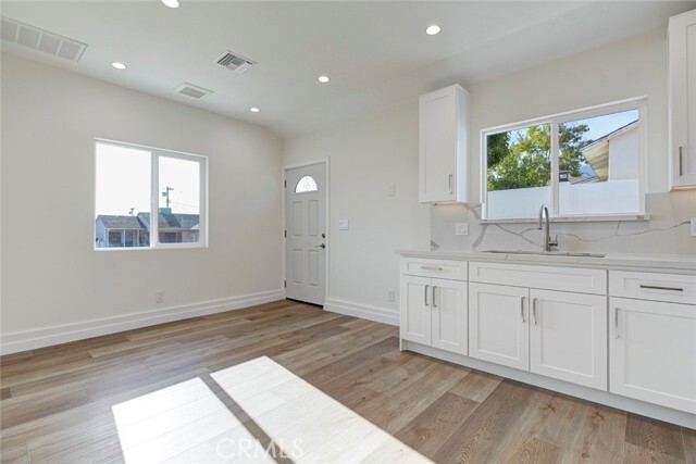 Building Photo - 10920 Nassau Ave